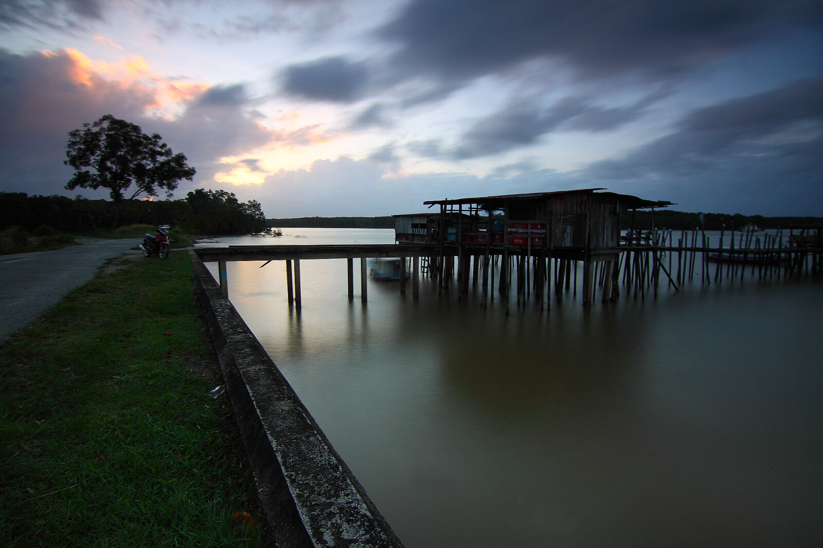 Canon EOS 50D sample photo. Boardwalk, boat, bridge, clouds photography