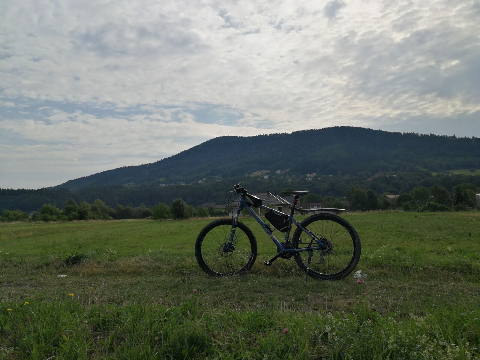 HUAWEI P10 sample photo. Bicycle, mountains, nature photography