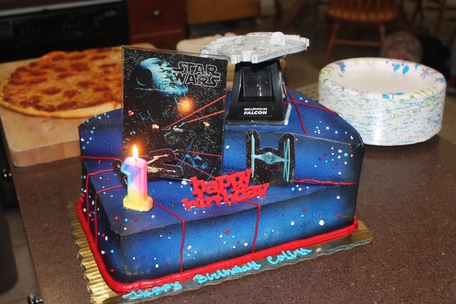 Canon EOS 1100D (EOS Rebel T3 / EOS Kiss X50) sample photo. Cake, starwars, food photography