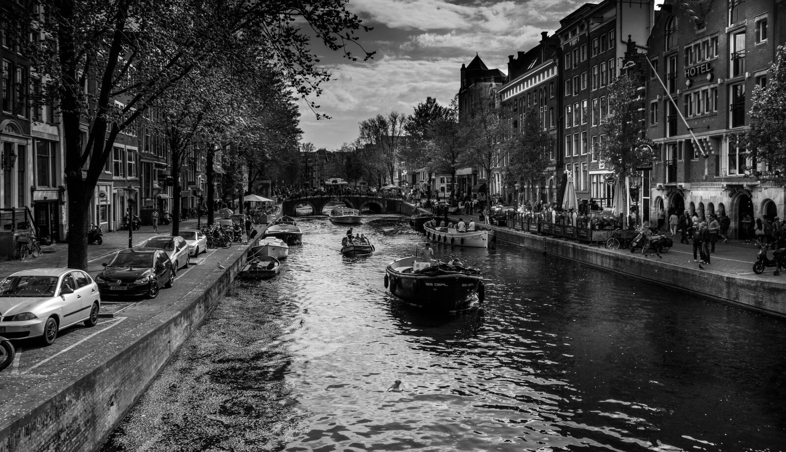 Canon EOS 100D (EOS Rebel SL1 / EOS Kiss X7) sample photo. Amsterdam, black, and, white photography