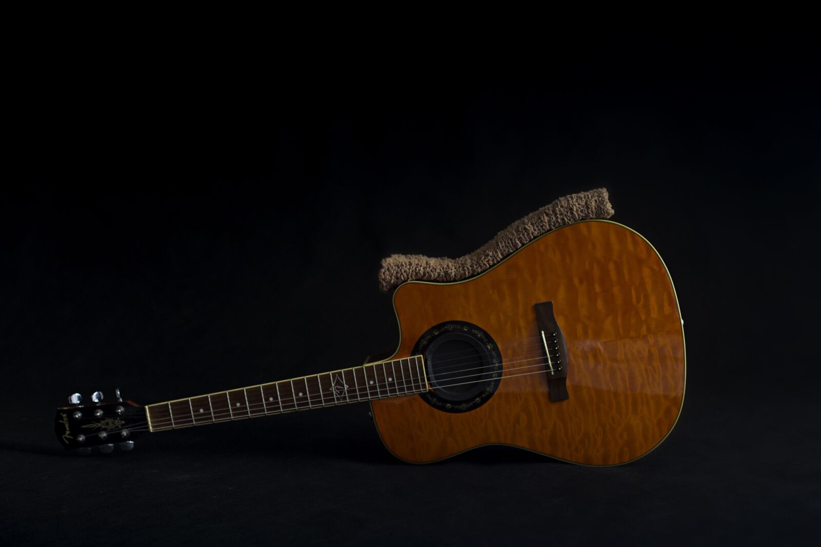 Canon EOS 6D + Canon EF 50mm F1.4 USM sample photo. Fender guitar, background for photography