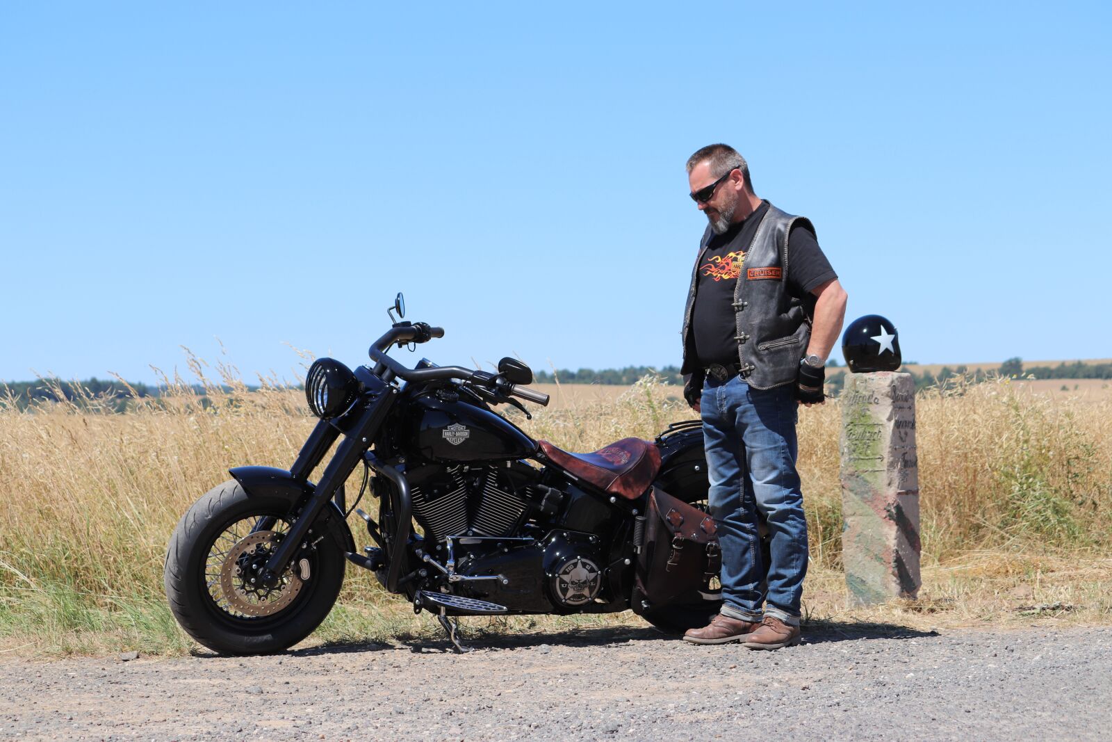 Canon EOS 200D (EOS Rebel SL2 / EOS Kiss X9) sample photo. Harley, davidson, motorcycle photography