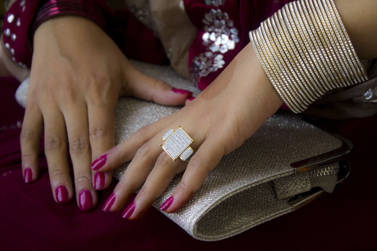 Canon EOS 600D (Rebel EOS T3i / EOS Kiss X5) sample photo. Traditional, bride, wedding photography