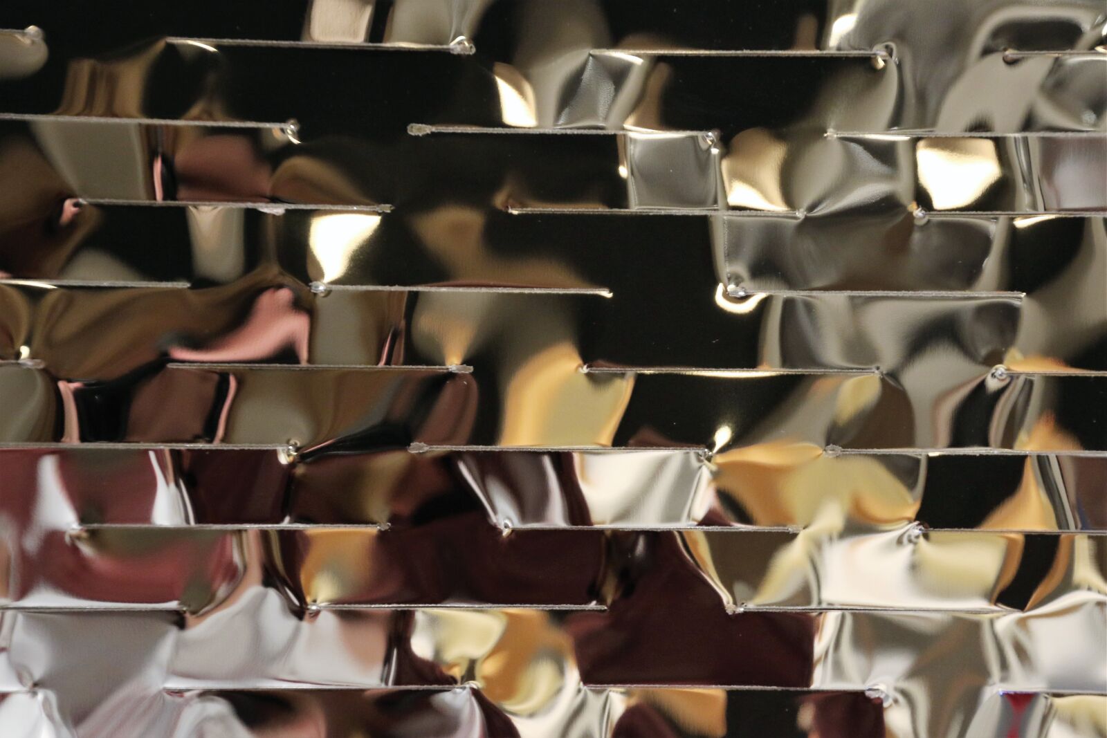 Canon EOS 7D Mark II sample photo. Gold, reflection, shiny, silver photography