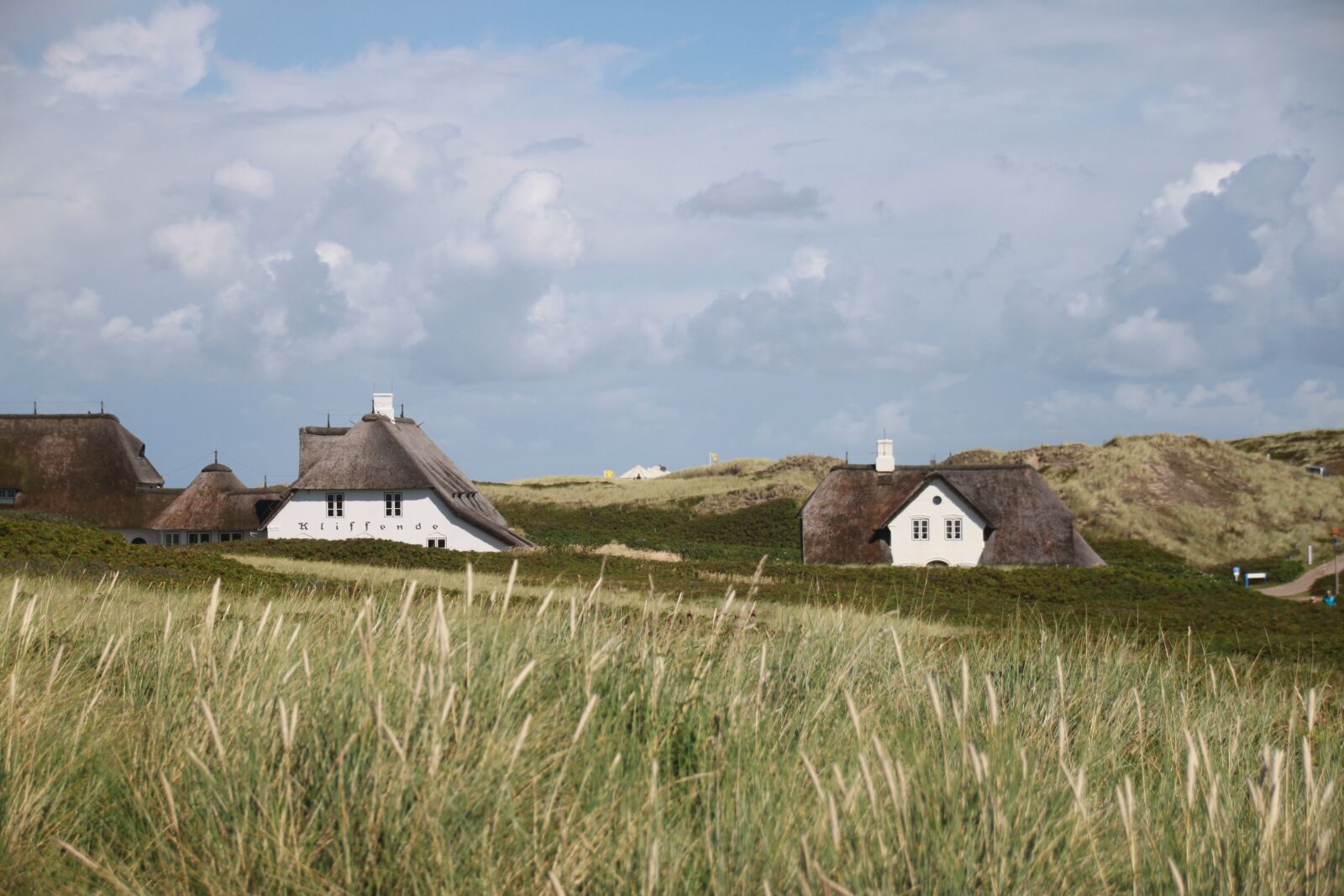 Canon EOS 500D (EOS Rebel T1i / EOS Kiss X3) sample photo. Sylt, houses, stand photography