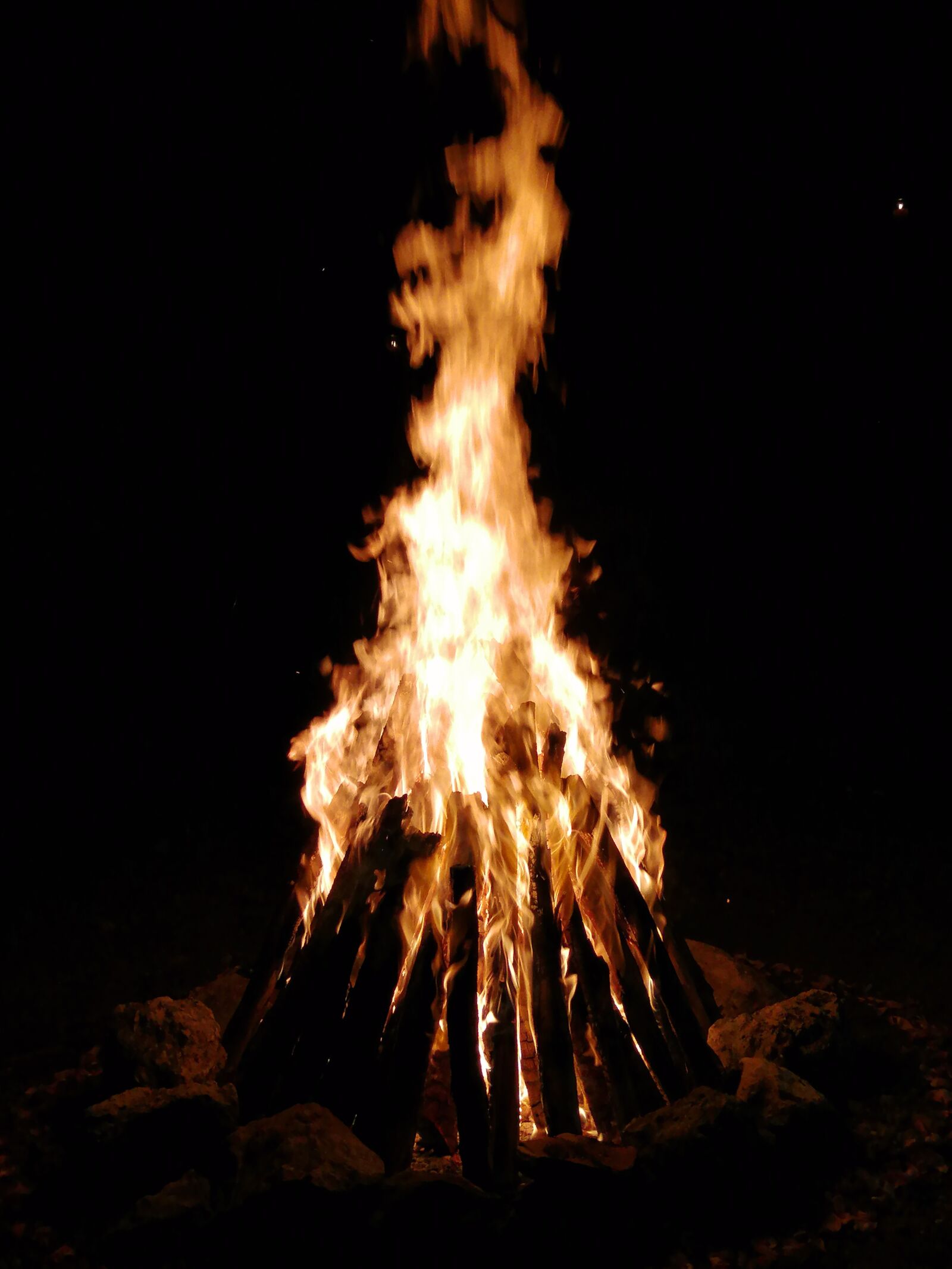 HUAWEI POT-LX3 sample photo. Fire, fuego, firewood photography
