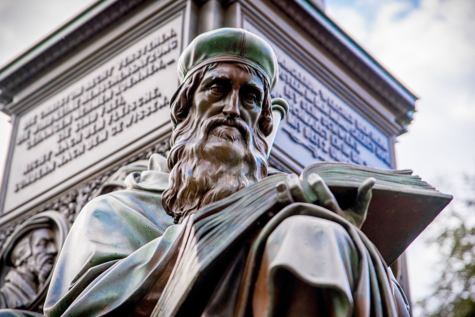 Tamron SP 24-70mm F2.8 Di VC USD sample photo. Travel, sculpture, statue photography