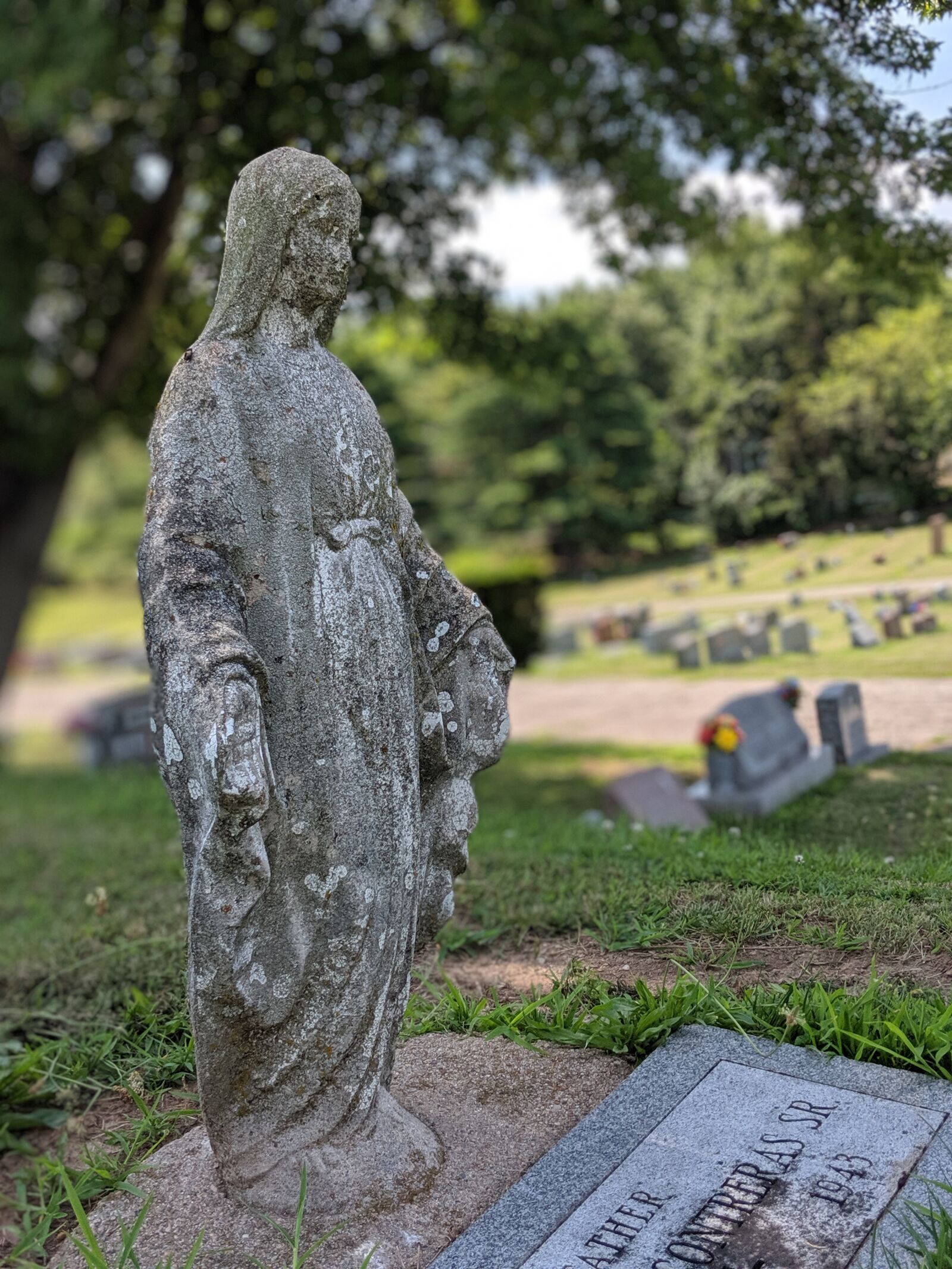 Google Pixel 2 sample photo. Mary, saint, statue photography