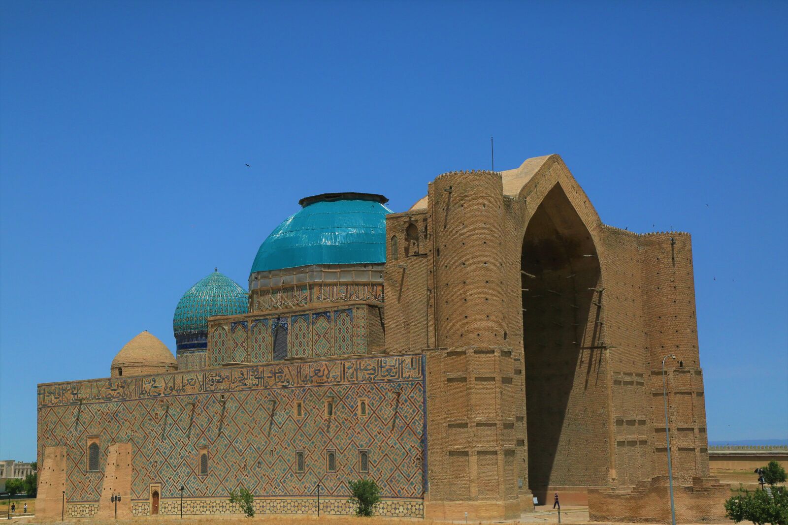 Canon EOS 5D Mark III sample photo. Architecture, date, shrine photography