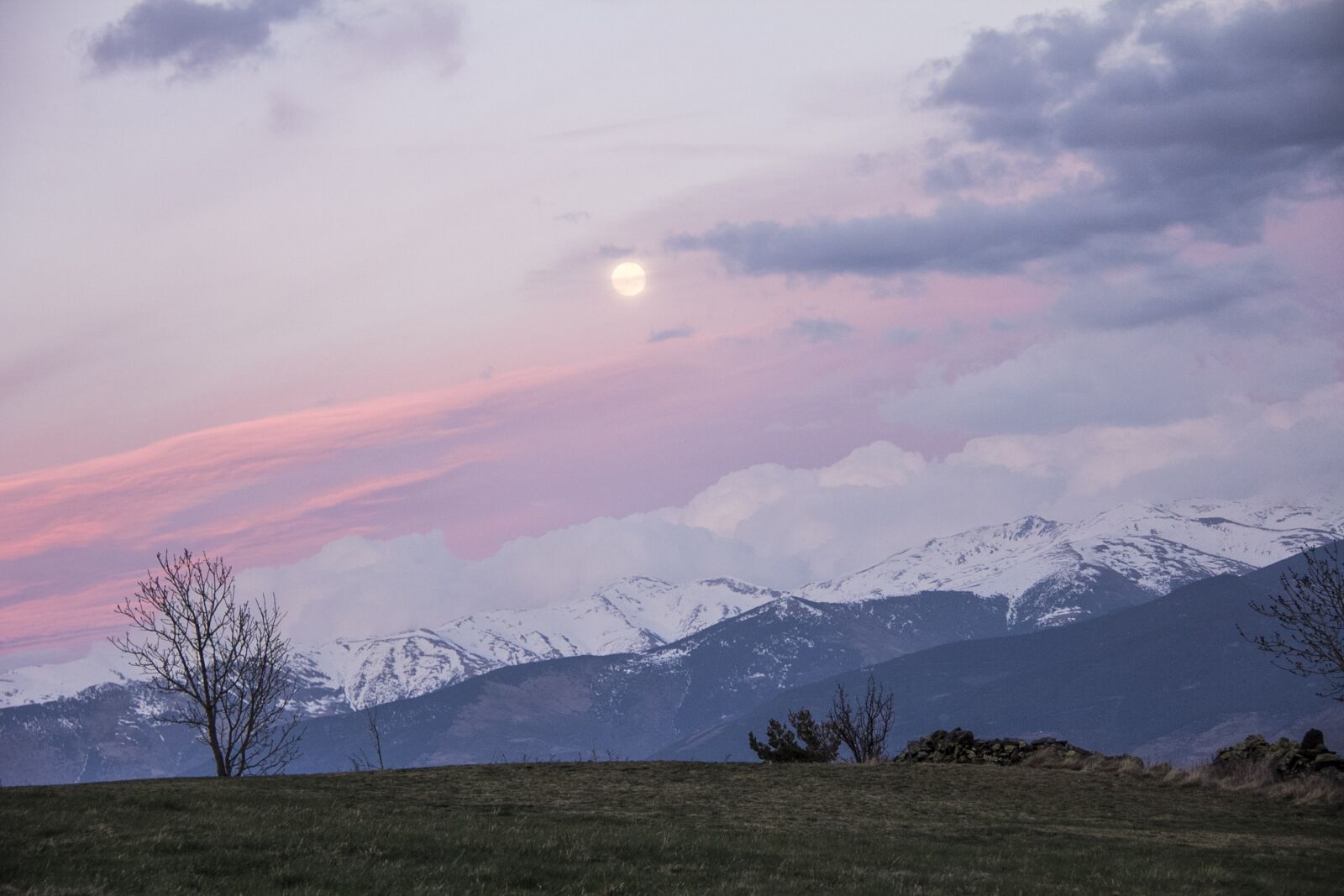 Canon EF-S 18-200mm F3.5-5.6 IS sample photo. Mountain, snow, landscape photography