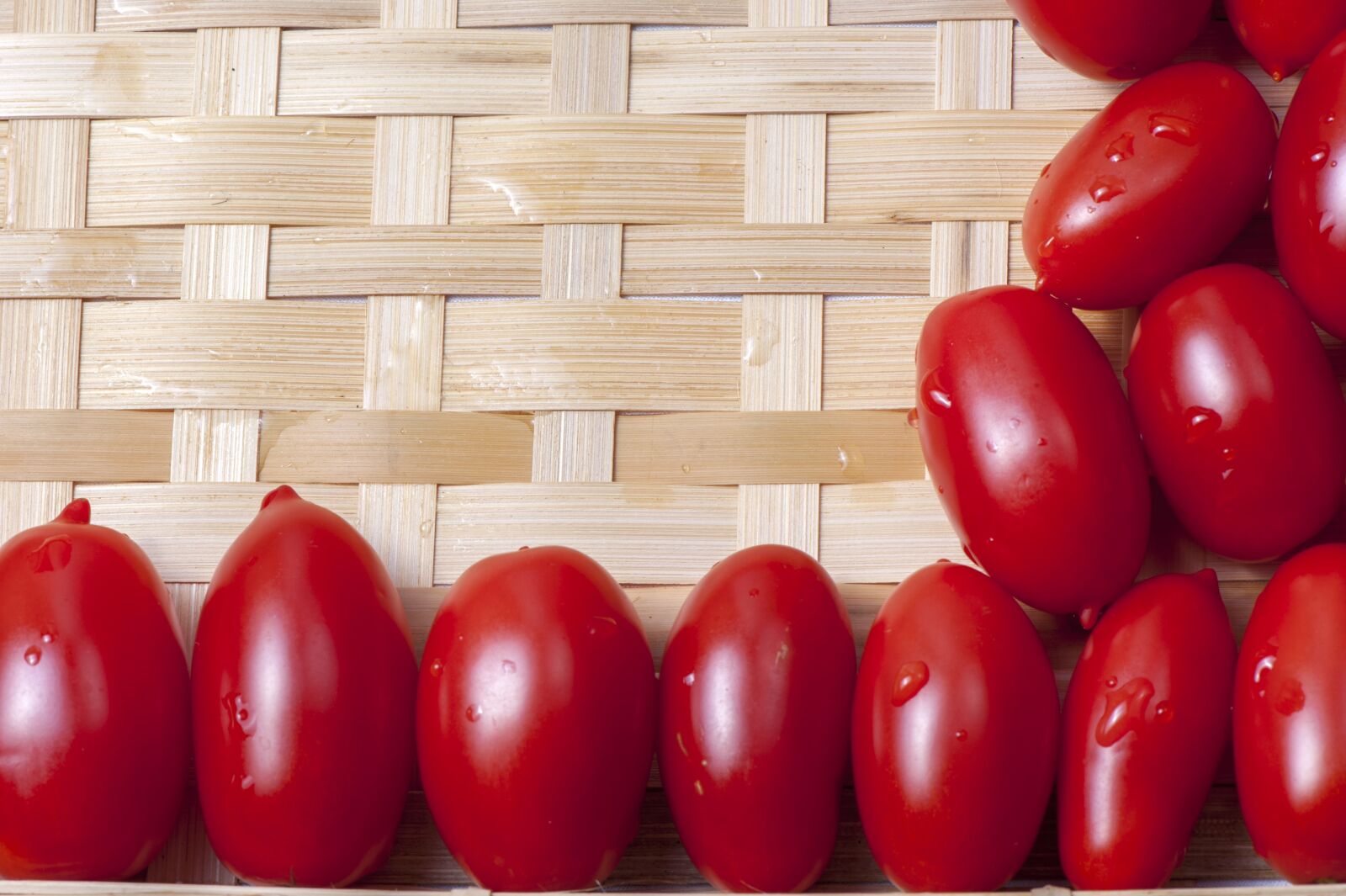 Nikon D700 sample photo. Tomatoes, vegetables, nutrition photography