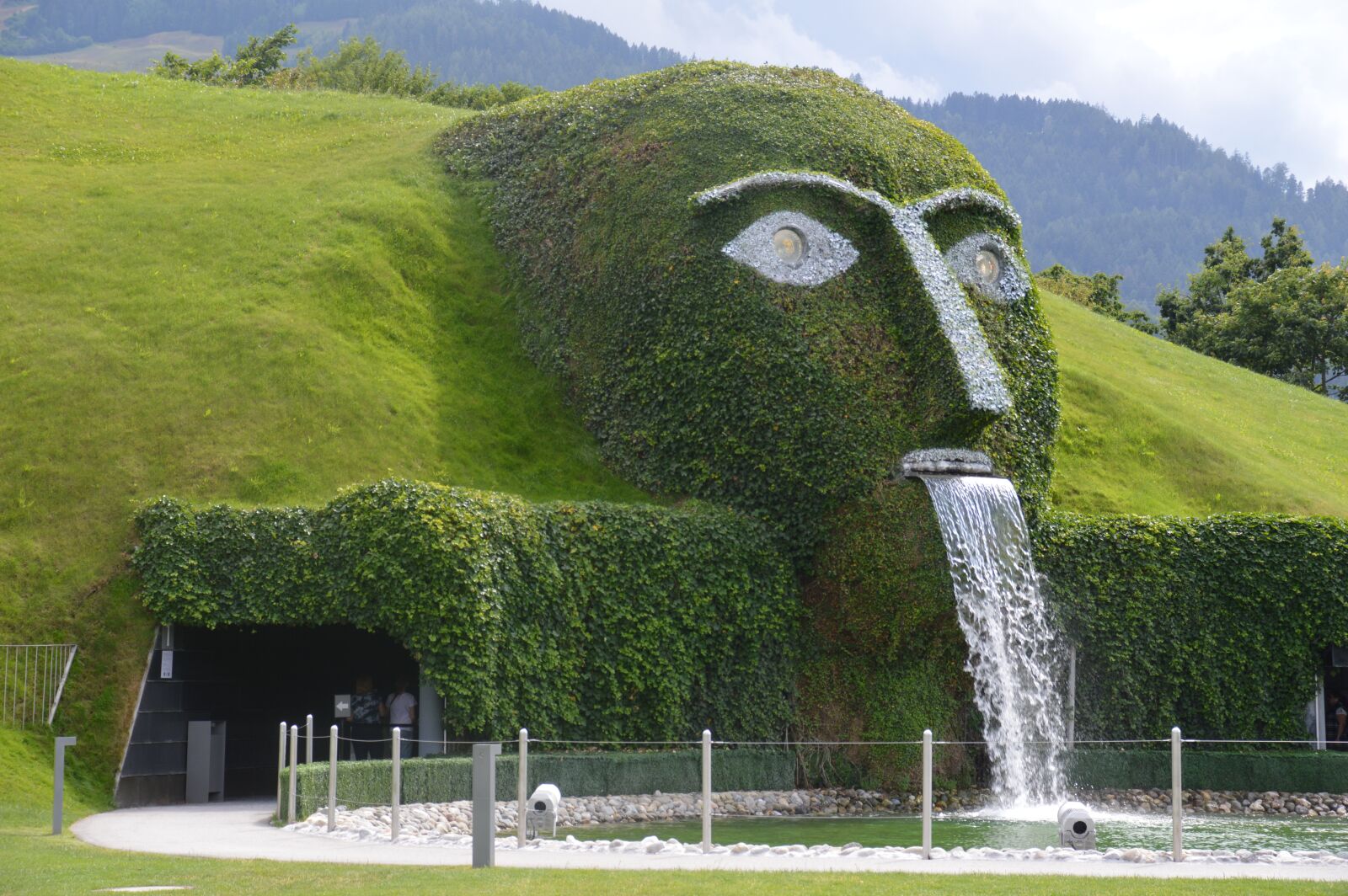 Nikon D3200 sample photo. Austria, fountain, svarovski photography