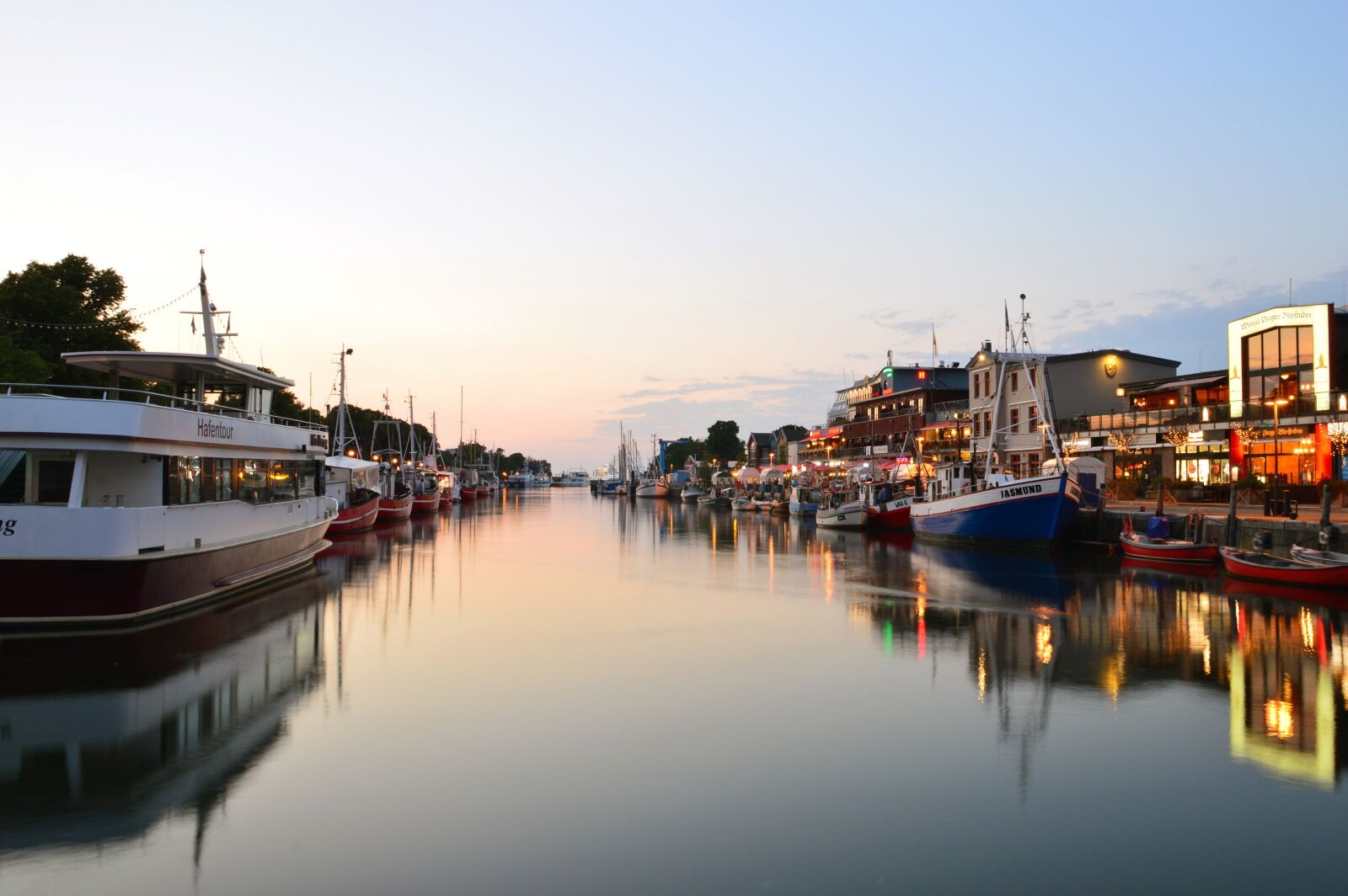Nikon D3200 sample photo. Warnemünde, current, water photography