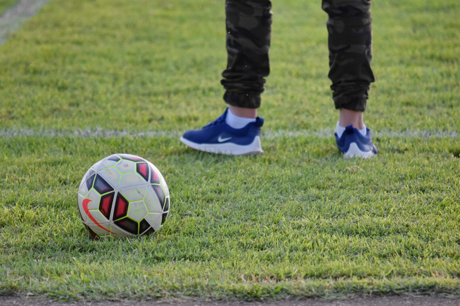Nikon D5500 sample photo. Football, football player, sport photography