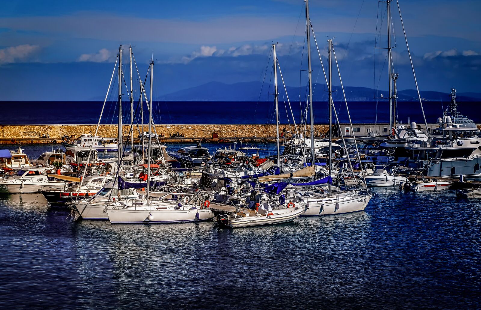 Fujifilm X-M1 sample photo. Waters, boats, travel photography