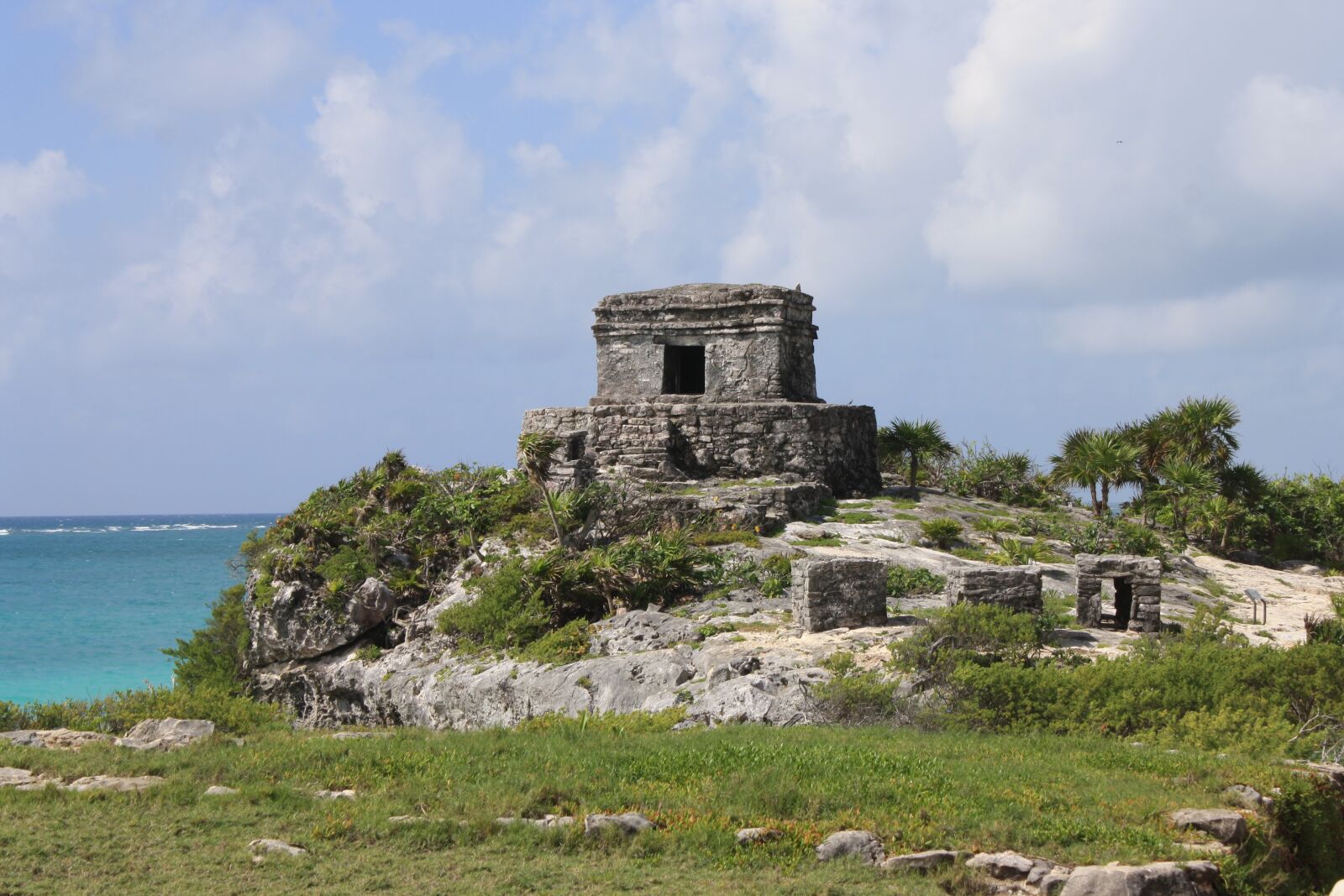 Canon EOS 1000D (EOS Digital Rebel XS / EOS Kiss F) sample photo. Tulum, mexico, ruins photography