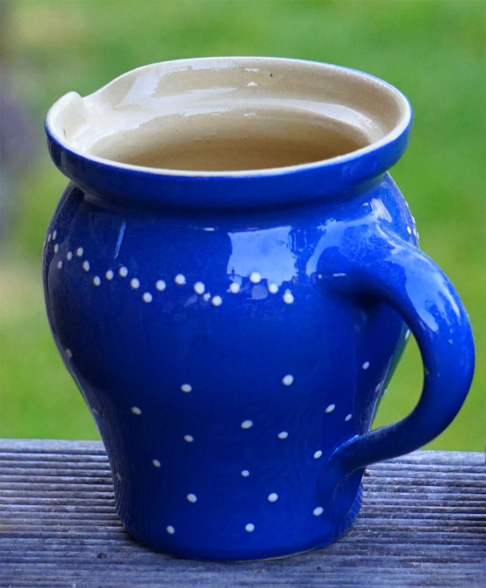 Sony Alpha a5000 (ILCE 5000) + Sony E 55-210mm F4.5-6.3 OSS sample photo. Krug, pottery, ceramic photography