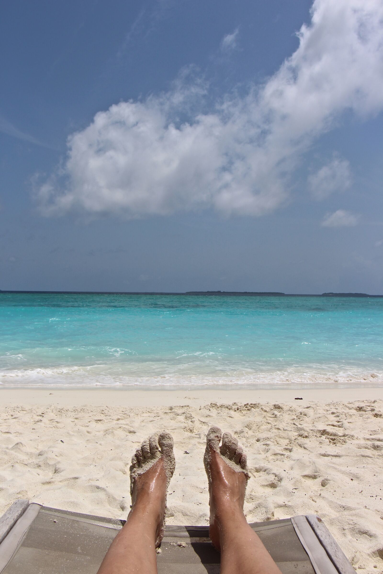 Canon EOS 700D (EOS Rebel T5i / EOS Kiss X7i) sample photo. Feet, sand, beach photography