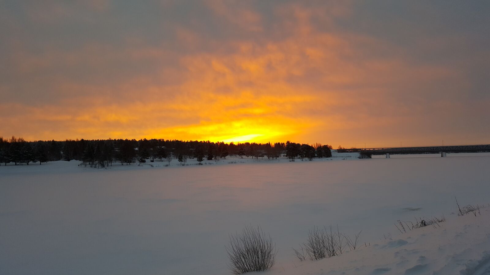 Samsung Galaxy Note5 sample photo. West, sun, finland photography