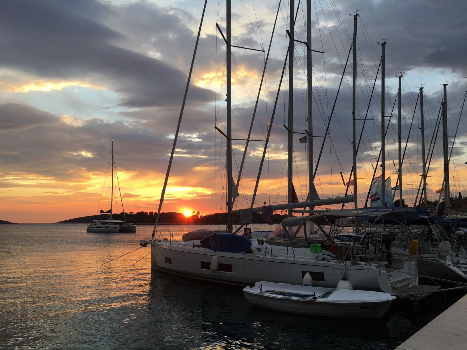 iPhone 6s back camera 4.15mm f/2.2 sample photo. Sailing, sunset, port photography