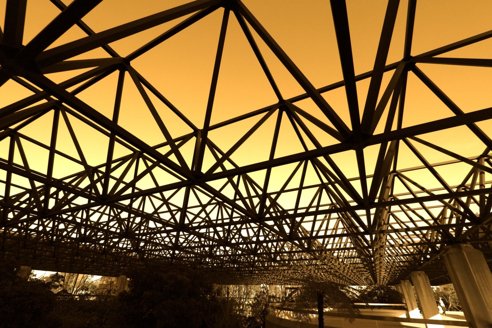 Canon EOS 500D (EOS Rebel T1i / EOS Kiss X3) sample photo. Twilight, roof, architecture photography