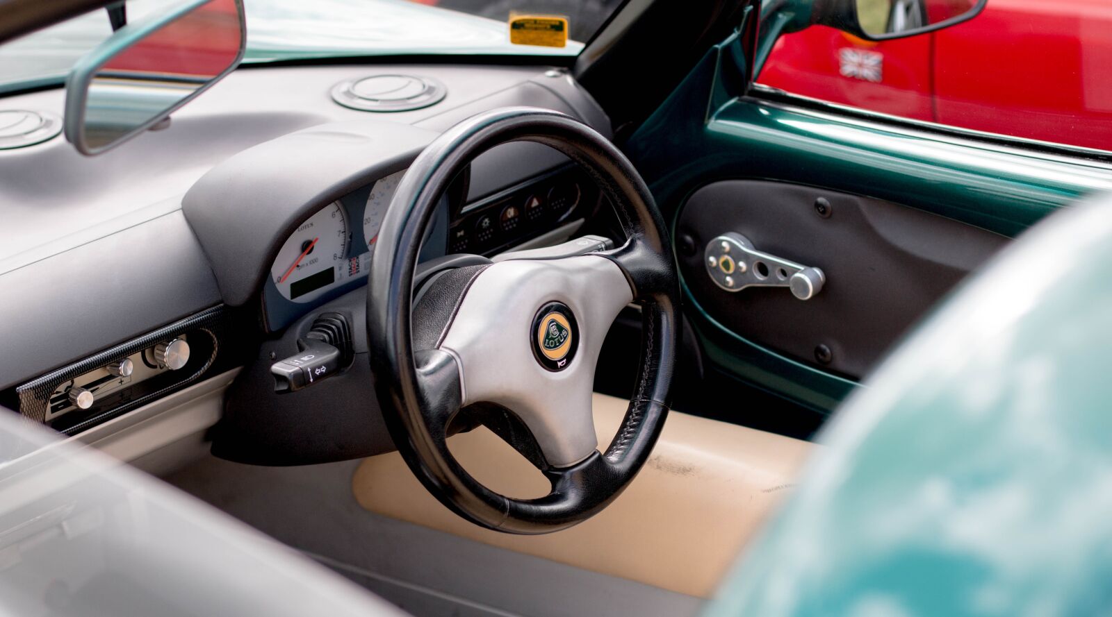 Canon EOS 70D + Canon EF 50mm F1.4 USM sample photo. Wheel, lotus, design photography