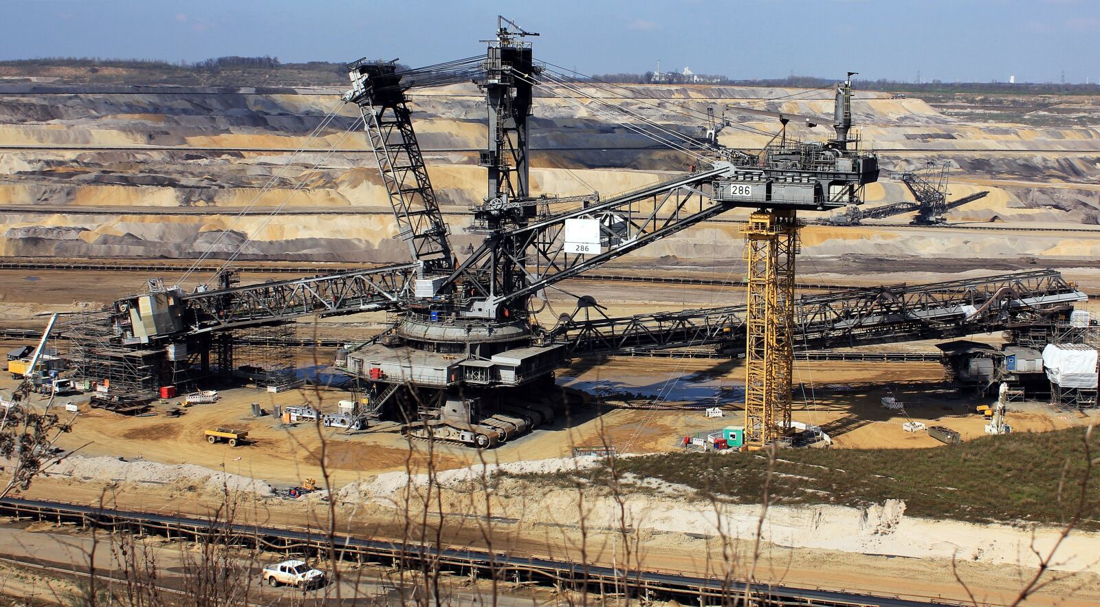 Canon EOS 550D (EOS Rebel T2i / EOS Kiss X4) sample photo. Open pit mining, raw photography