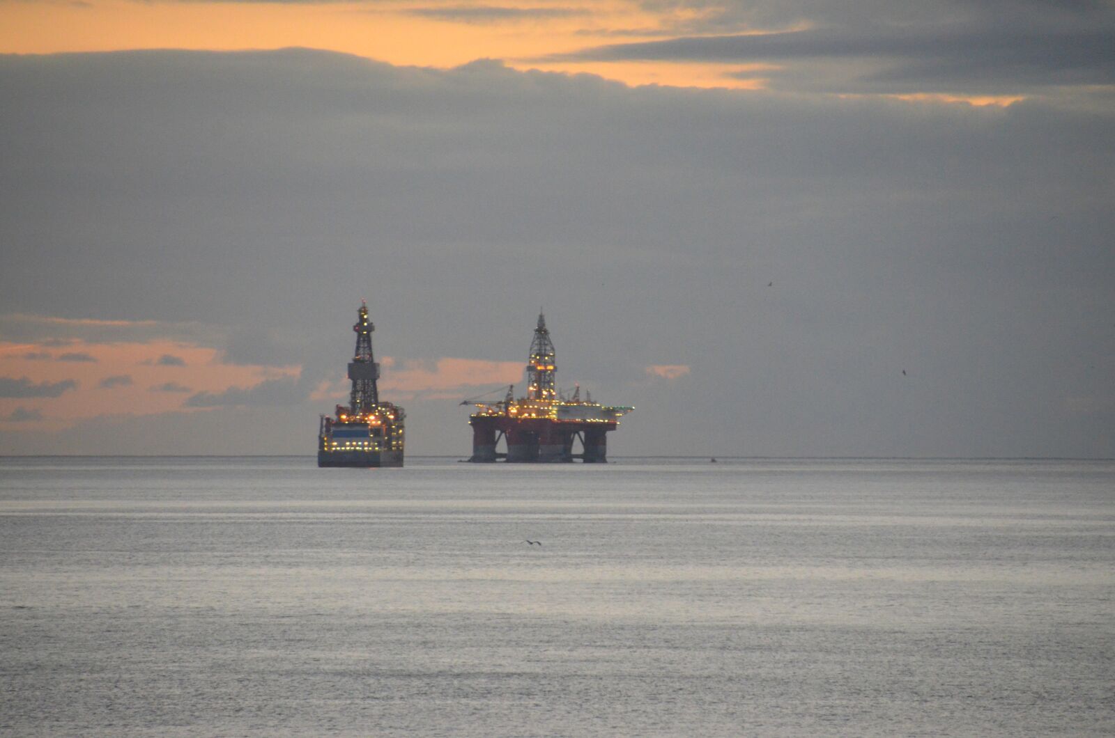 Nikon D5100 sample photo. Platform, sea, distant photography