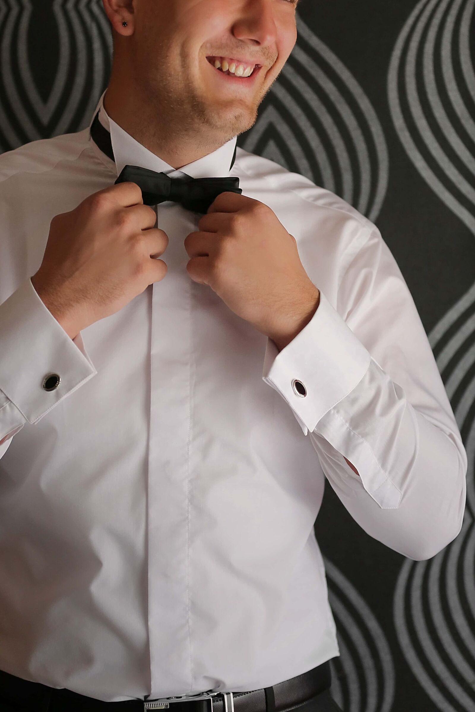 Canon EOS 5D Mark III sample photo. Tuxedo suit, gentleman, bowtie photography