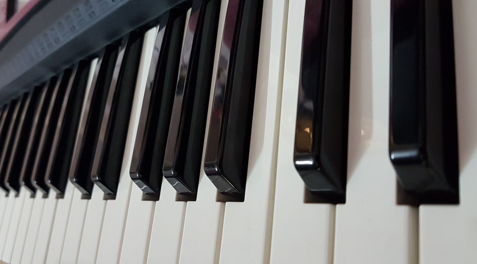 Samsung Galaxy S7 Edge sample photo. Piano, keys, white dark photography