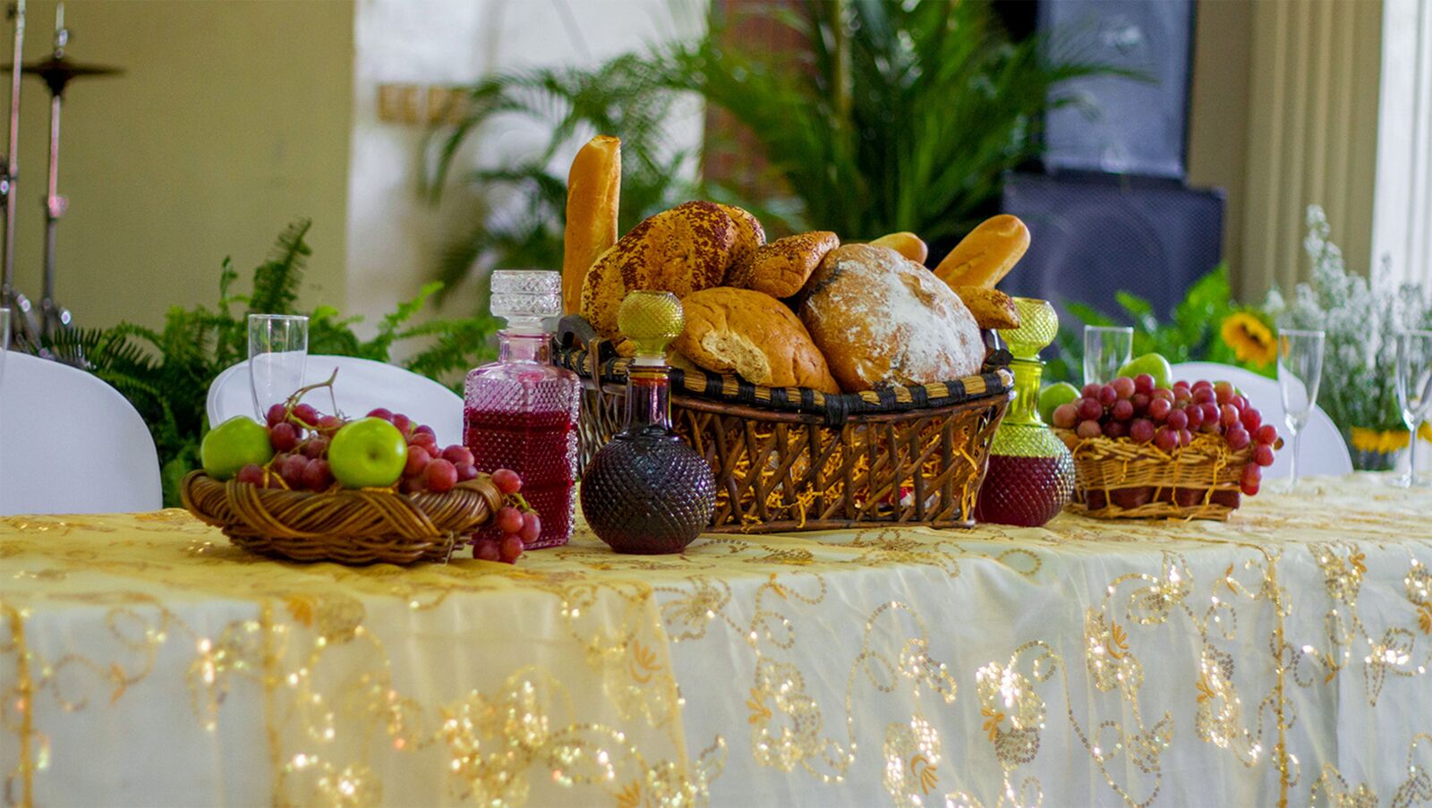 Canon EOS 7D + Canon EF 50mm F1.8 II sample photo. Church of god of photography