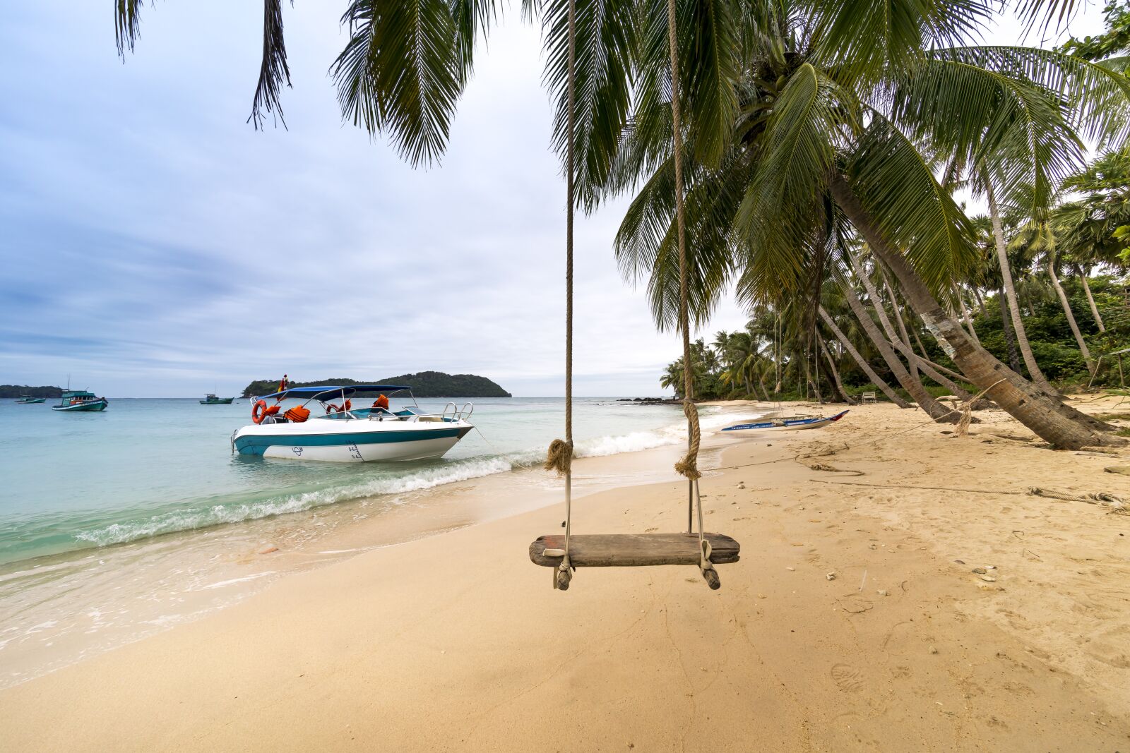 Voigtlander ULTRA WIDE-HELIAR 12mm F5.6 III sample photo. Outdoors, phuquoc, island photography