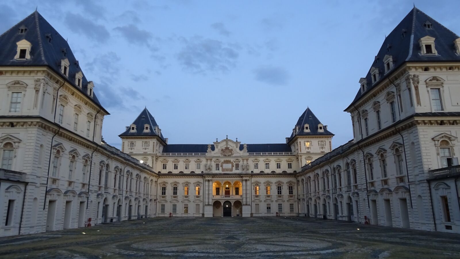 Sony DSC-HX60 sample photo. The palace, architecture, monument photography