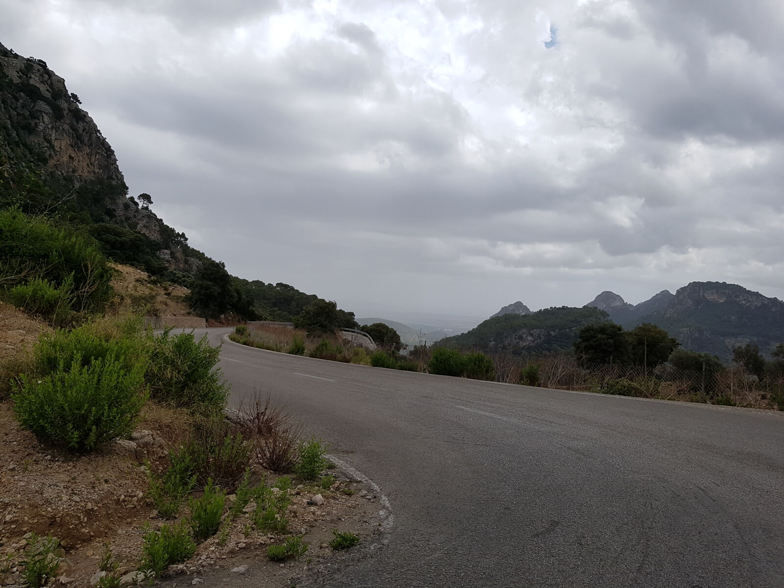Samsung Galaxy S7 sample photo. Landscape, clouds, street, dark photography