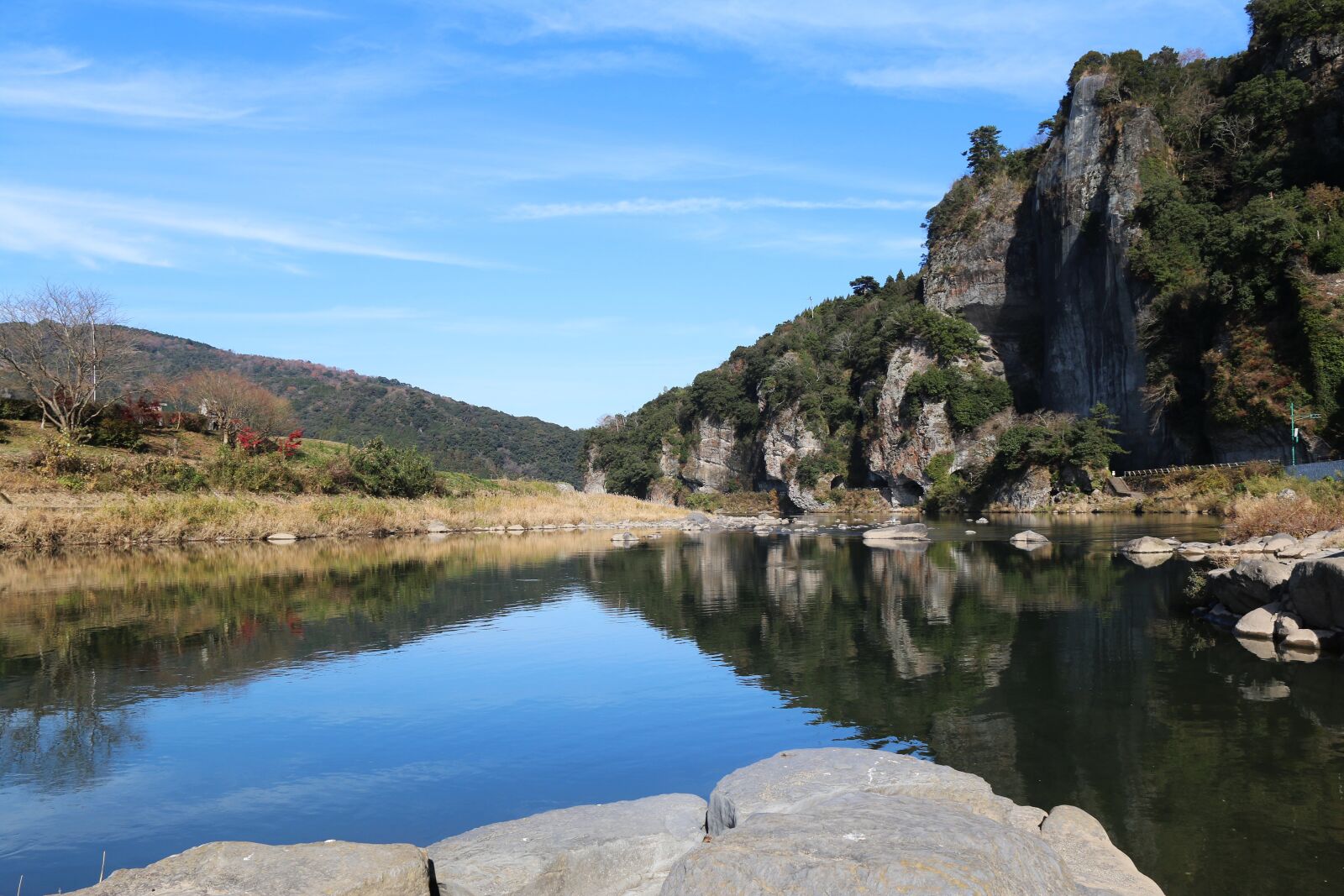 Canon EF-S 18-200mm F3.5-5.6 IS sample photo. The body of water photography