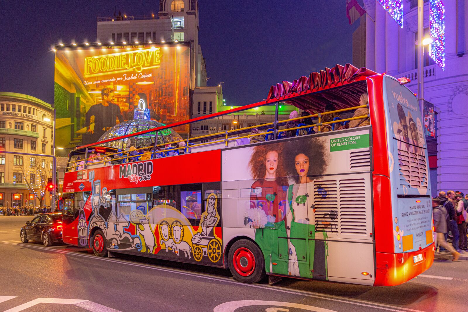Nikon D7100 sample photo. Madrid, christmas, bus photography