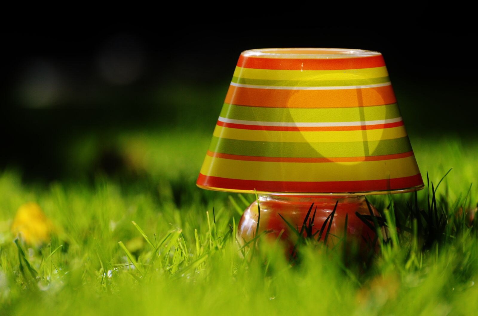 Nikon D3200 sample photo. Lamp, romantic, stripes photography