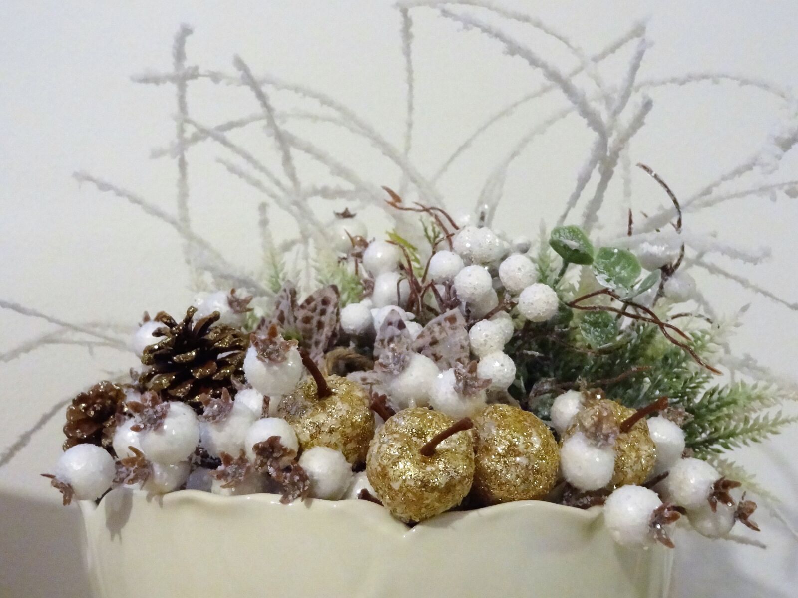 Sony Cyber-shot DSC-HX9V sample photo. Christmas, holiday, decoration photography