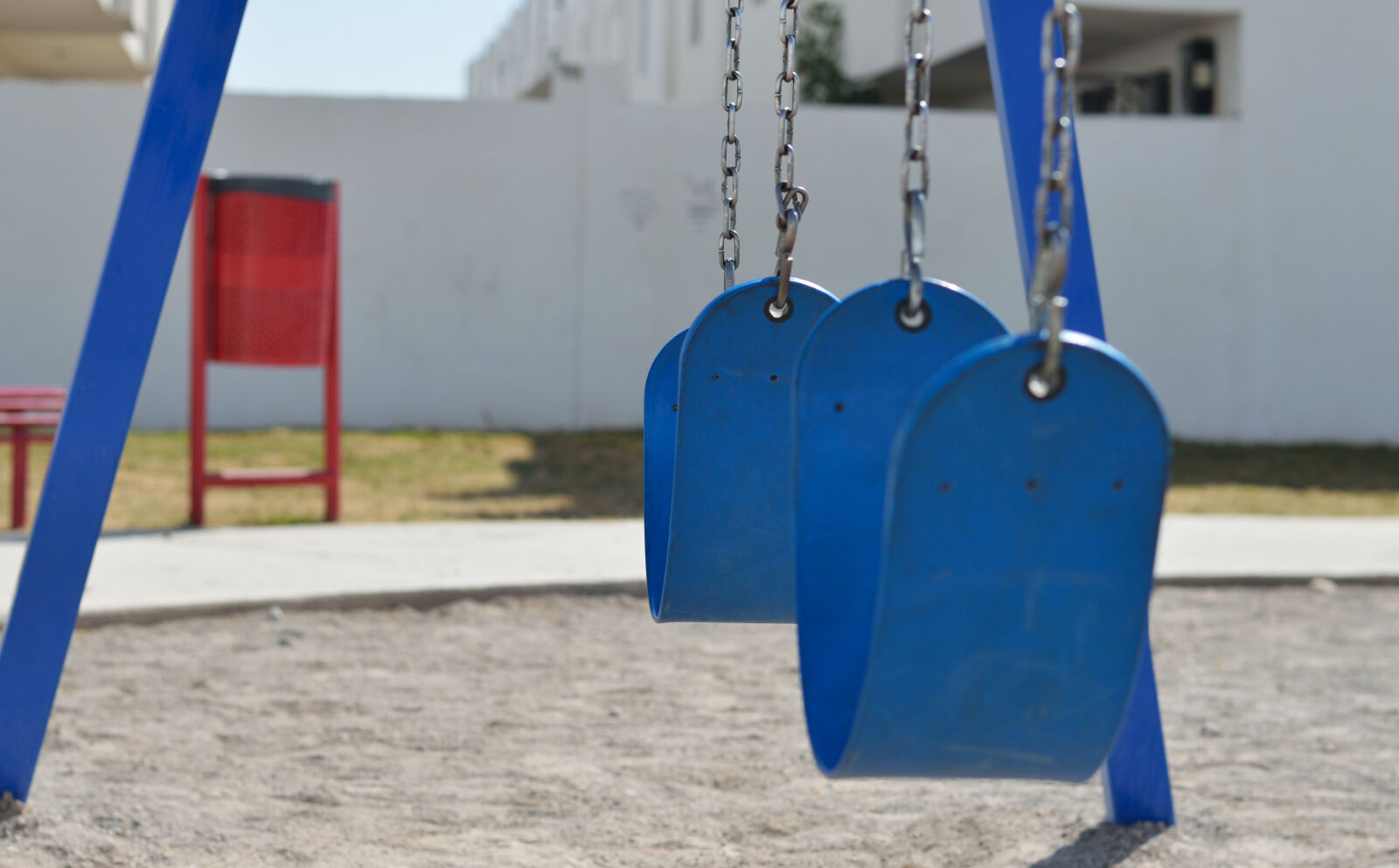 Nikon D3200 sample photo. Activity, blue, chain, day photography