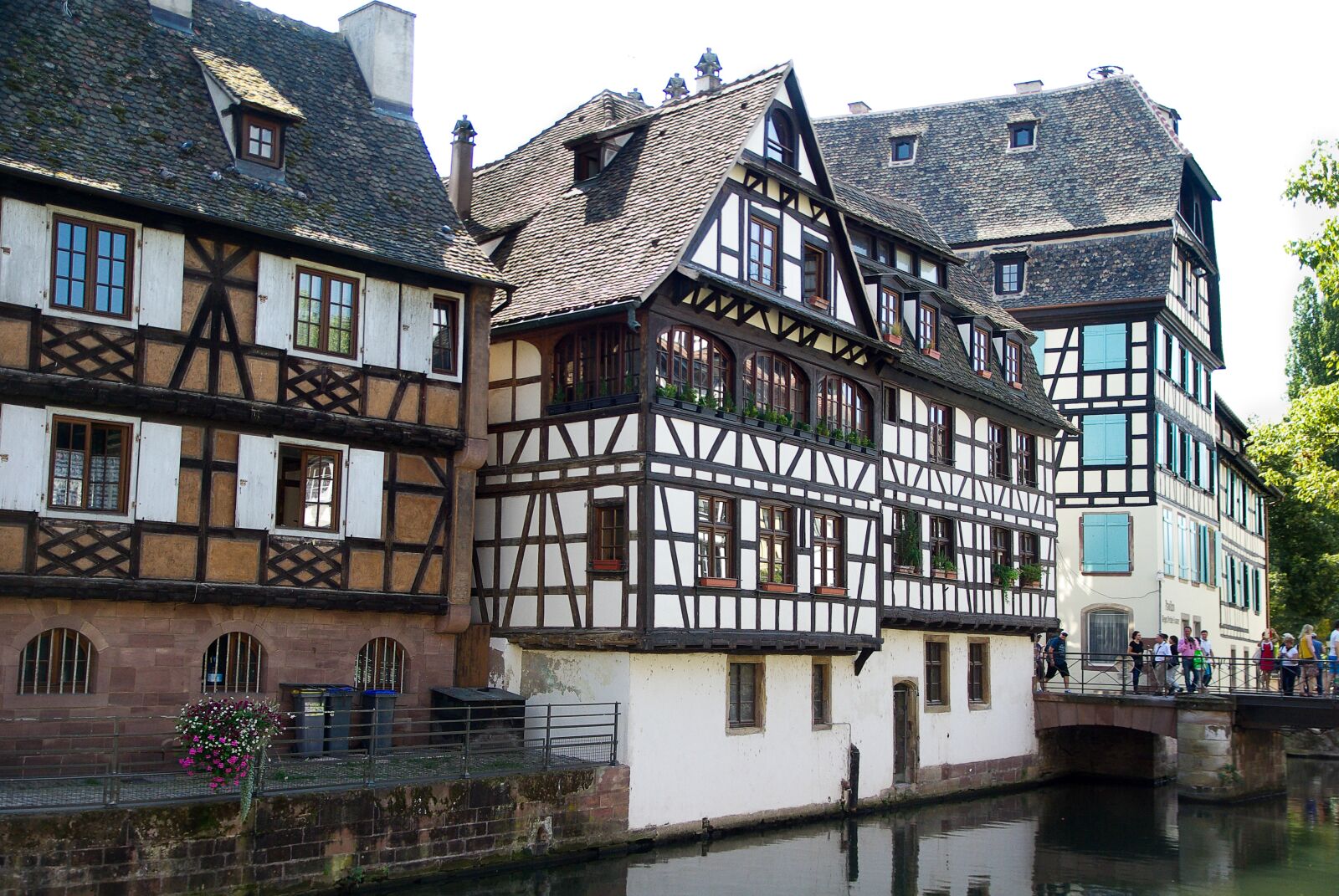 Pentax K10D sample photo. Alsace, strasbourg, timbered house photography