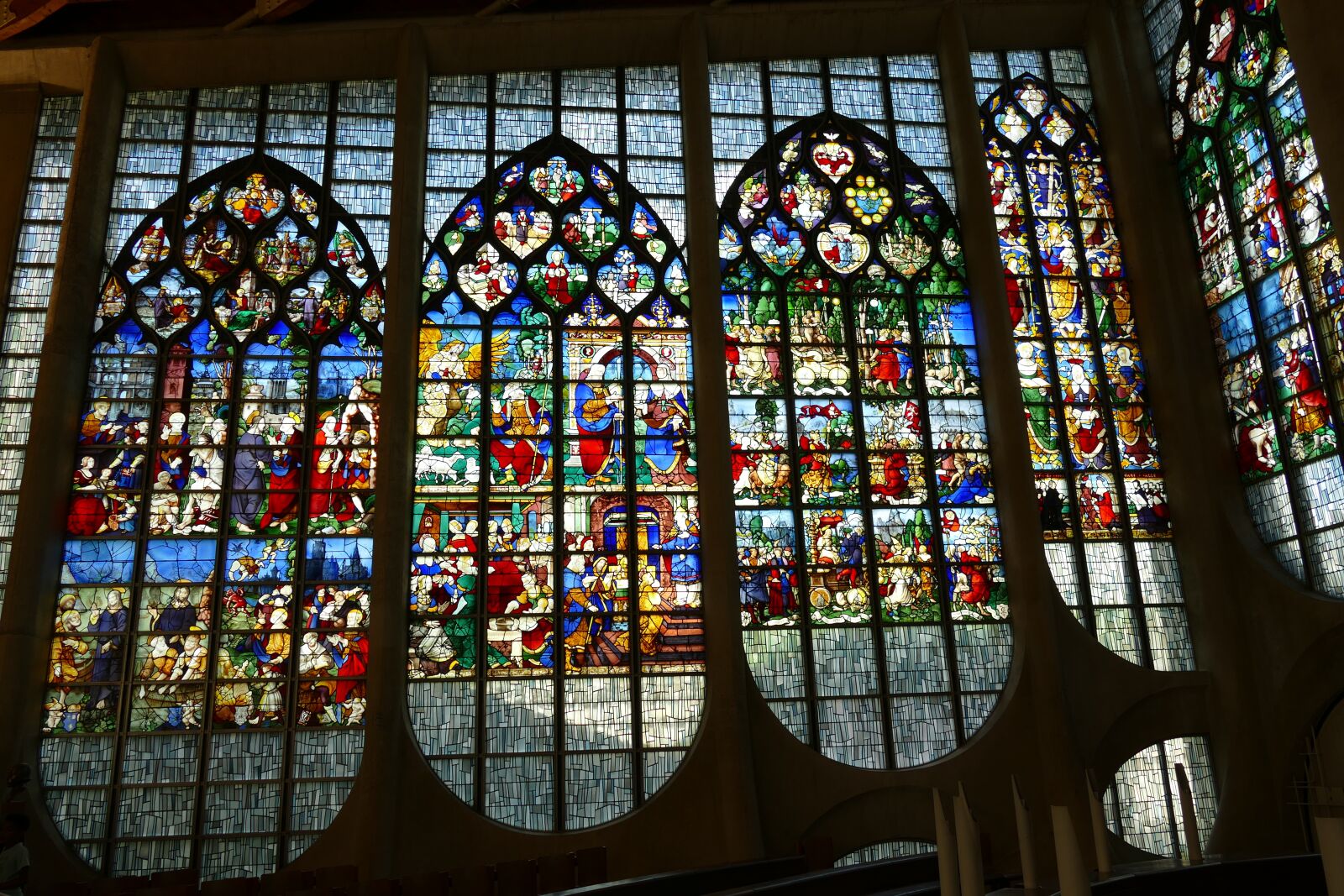 Panasonic Lumix DMC-FZ1000 sample photo. Stained glass, window, glise photography