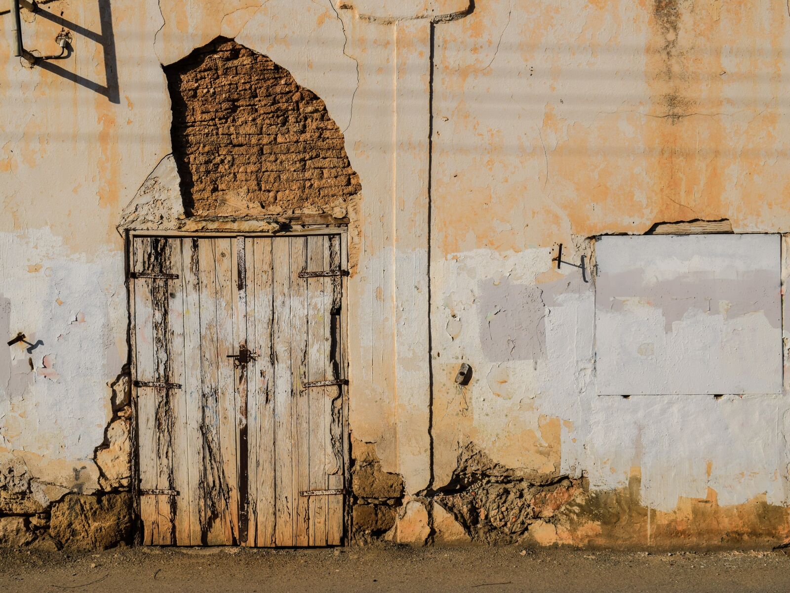 Nikon D3300 sample photo. Door, wooden, old photography