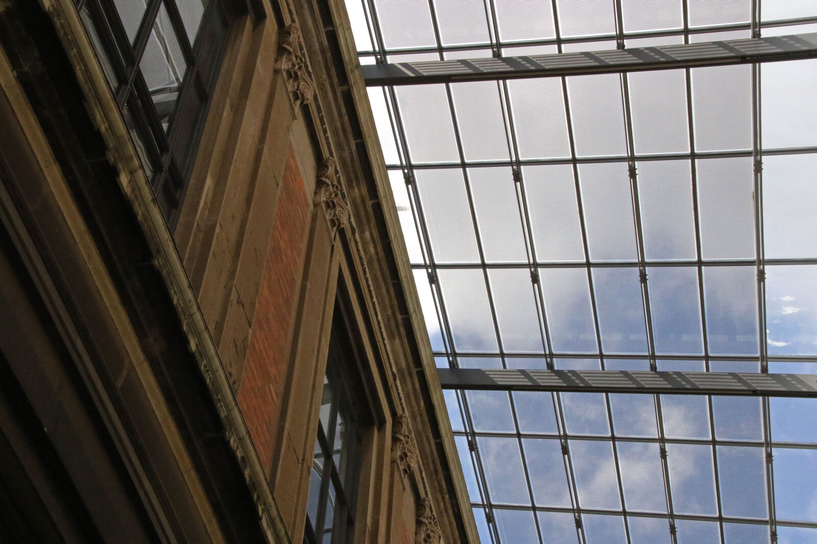 Canon EOS 7D Mark II sample photo. Bricks, gallery, glass, roof photography
