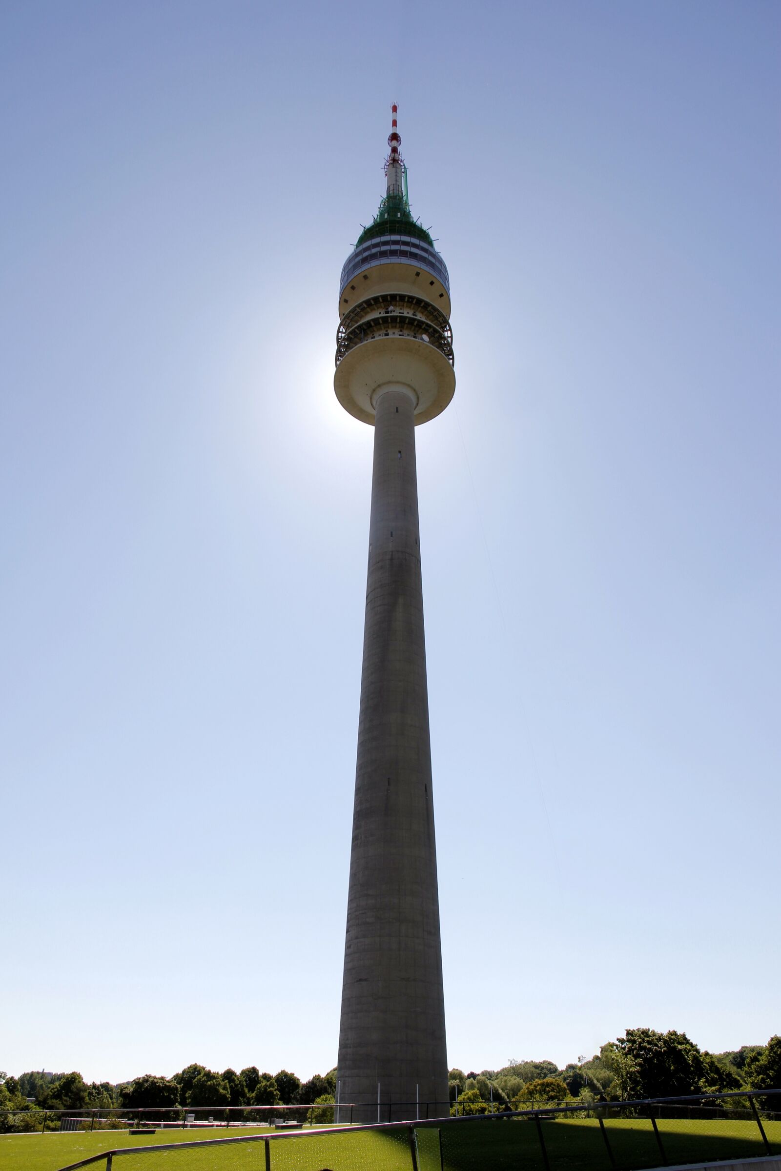 Canon EOS 550D (EOS Rebel T2i / EOS Kiss X4) sample photo. Munich, city, germany photography