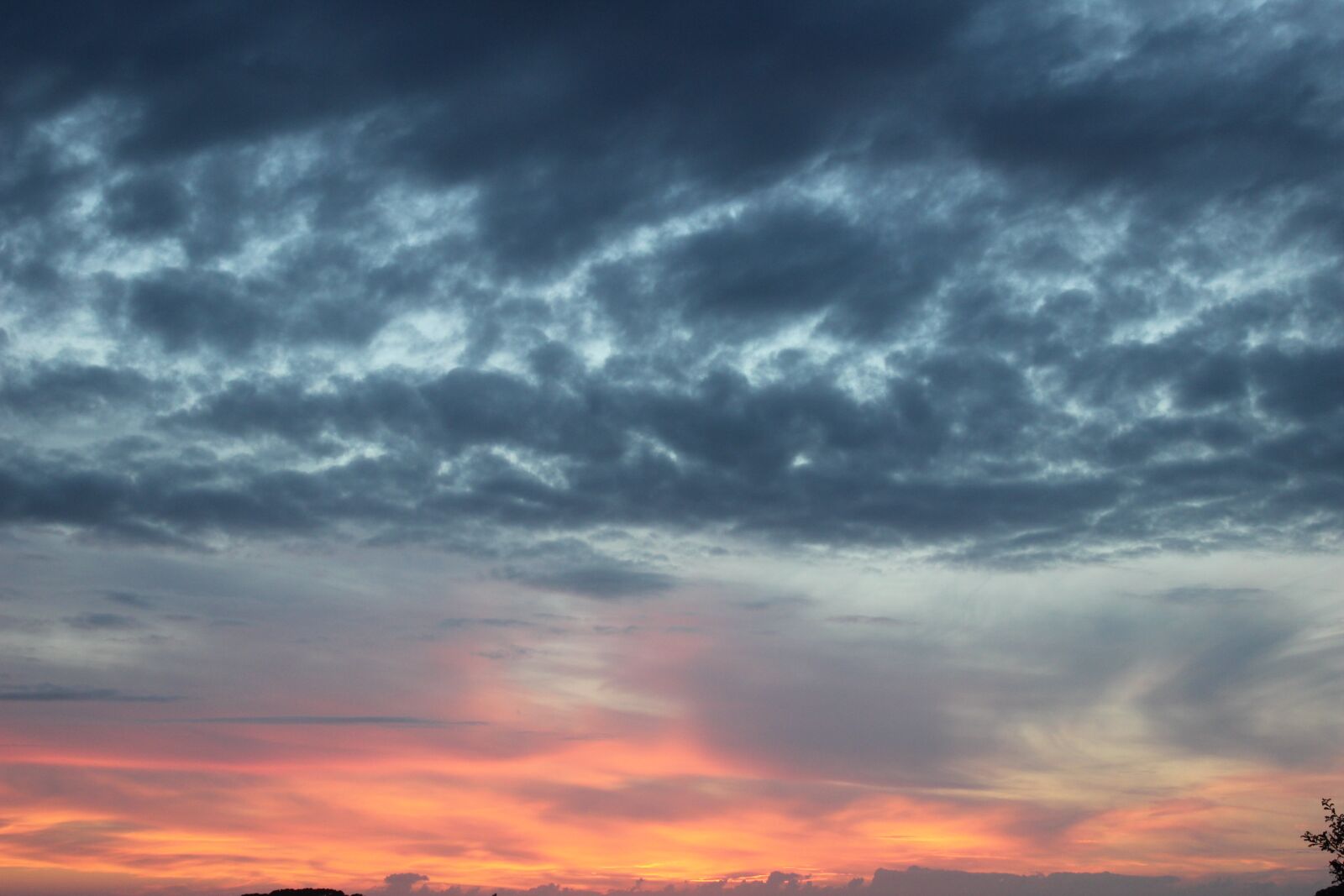 Canon EOS 600D (Rebel EOS T3i / EOS Kiss X5) sample photo. Sky, colorful, inspiring photography