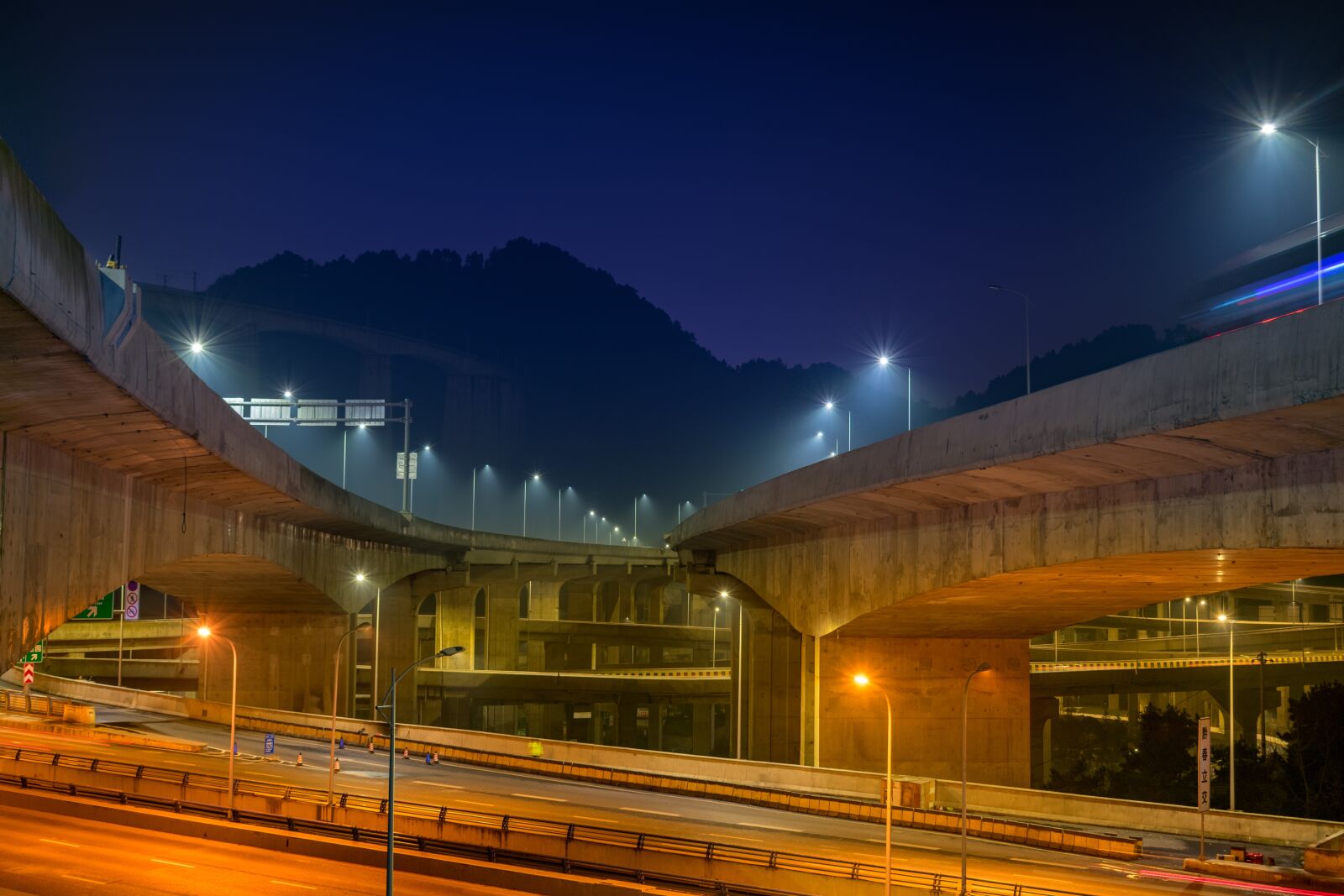 Nikon D3400 sample photo. Transport system, twilight, tourism photography