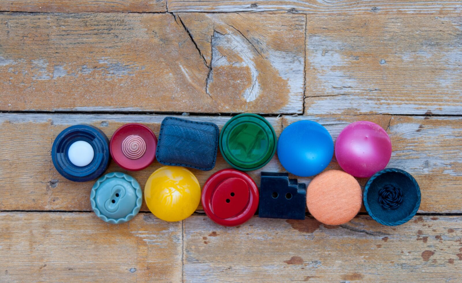 Nikon D60 sample photo. Buttons, colors, button photography