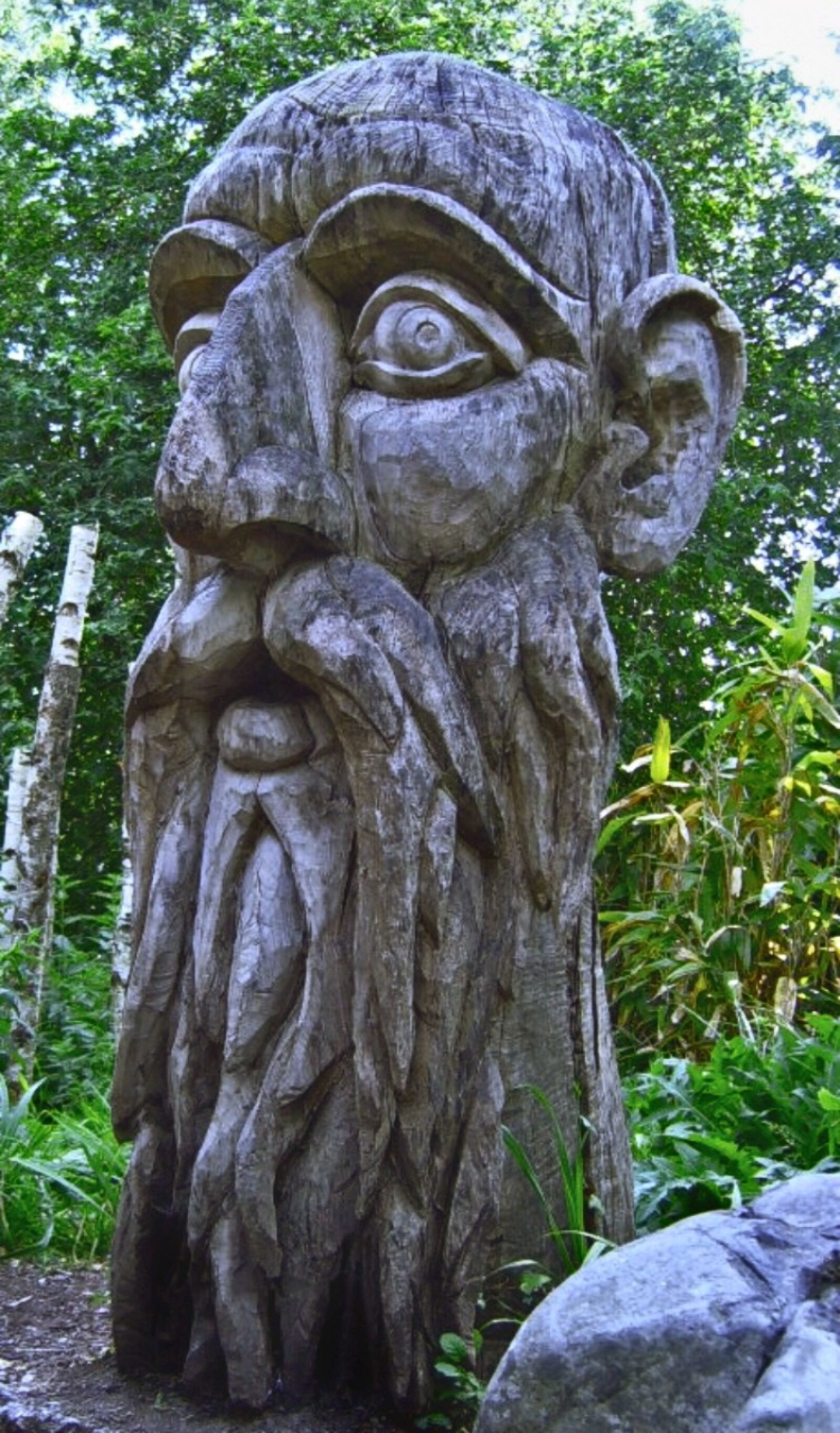 Samsung Digimax 430 / Kenox D430 sample photo. Sculpture, log, figure photography