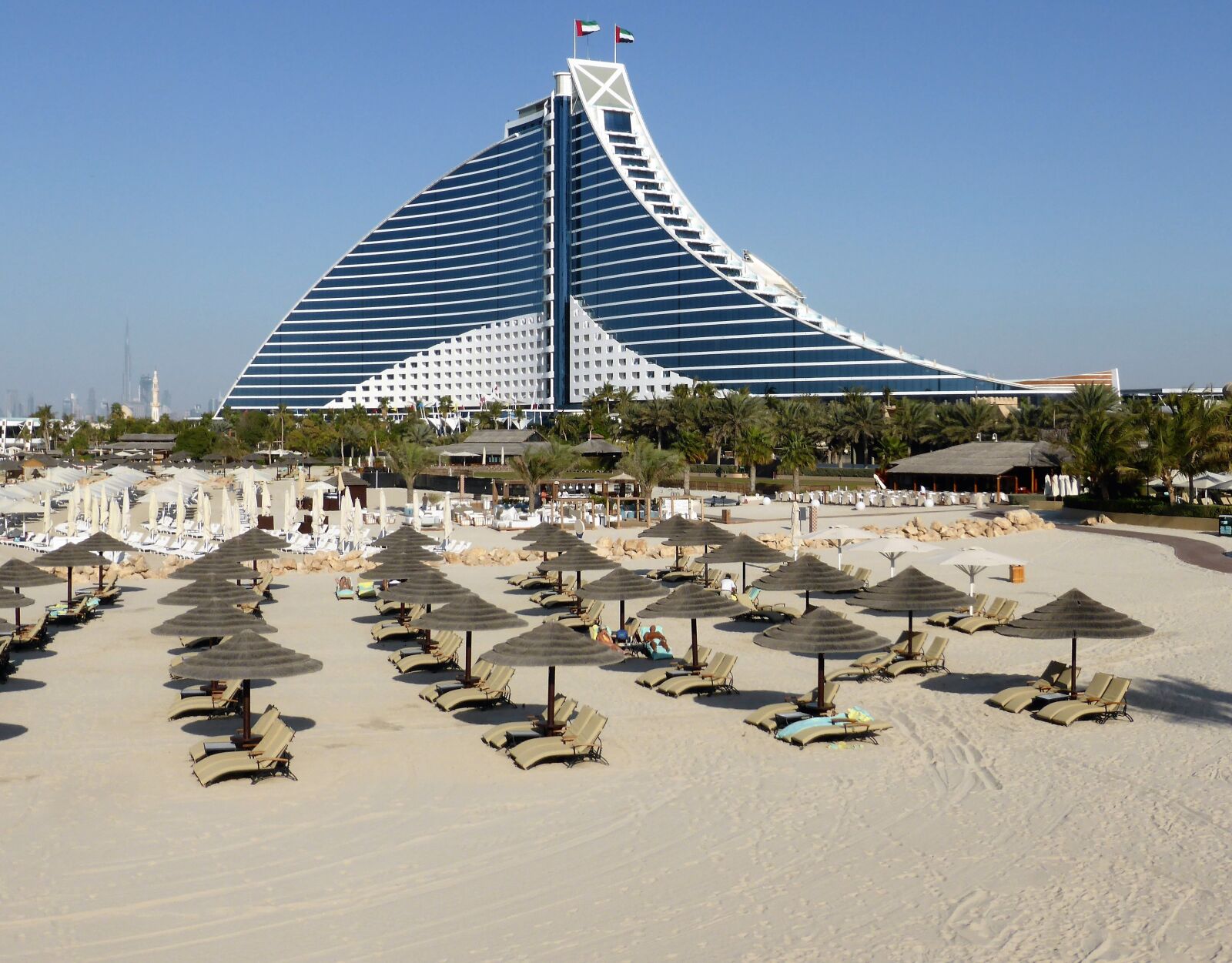 Panasonic Lumix DMC-ZS30 (Lumix DMC-TZ40) sample photo. Hotel, dubai, luxury photography