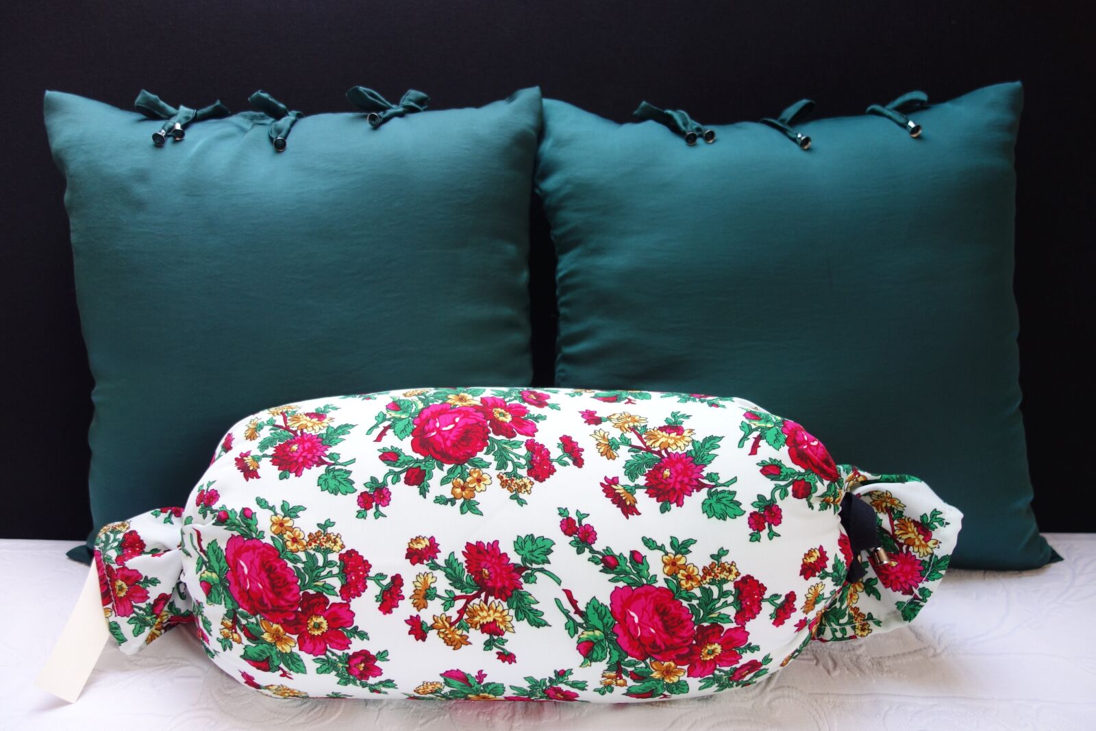 Sony Cyber-shot DSC-RX100 sample photo. Pillow, bedroom, couch photography